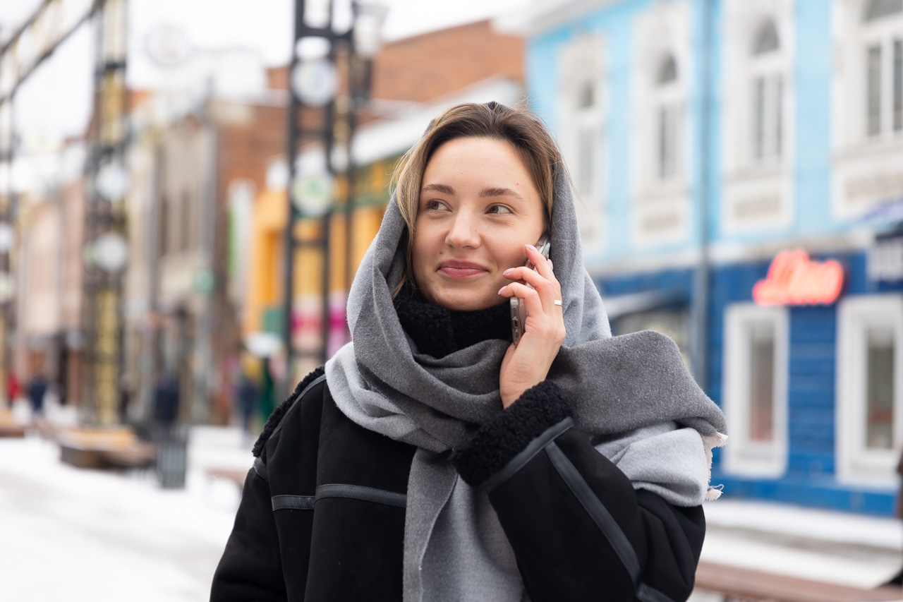 Ева от МегаФона распознает голоса роботов и дипфейки при общении курганцев фото: Ева от МегаФона распознает голоса роботов и дипфейки при общении курганцев