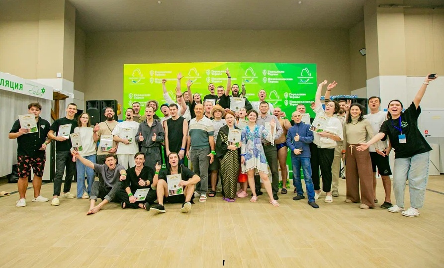 В Нижнекамске установлен рекорд по коллективному парению фото: В Нижнекамске установлен рекорд по коллективному парению