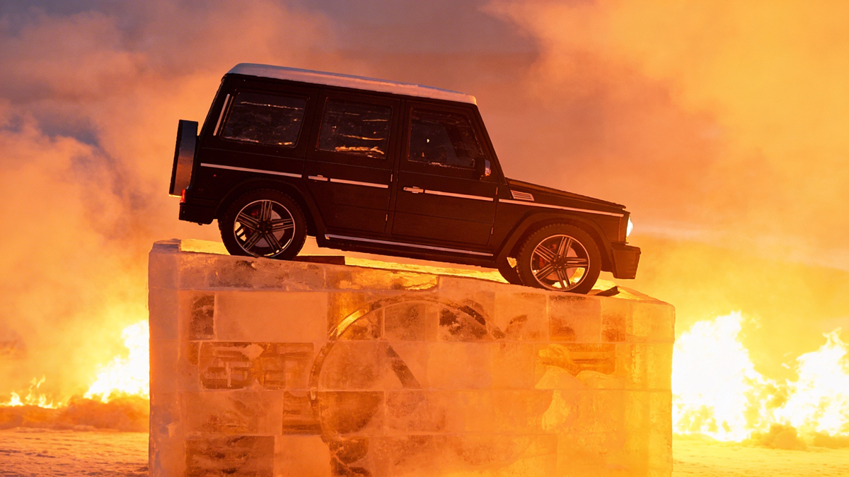 В Тверской области на Масленицу сожгли «Гелендваген» как символ преклонения перед Западом фото: В Тверской области на Масленицу сожгли «Гелендваген» как символ преклонения перед Западом