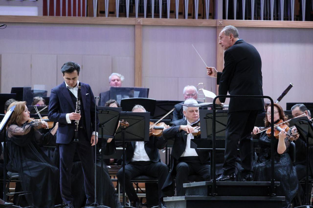 В Екатеринбурге состоялась премьера новой концептуальной программы с участием Артура Назиуллина фото: В Екатеринбурге состоялась премьера новой концептуальной программы с участием Артура Назиуллина