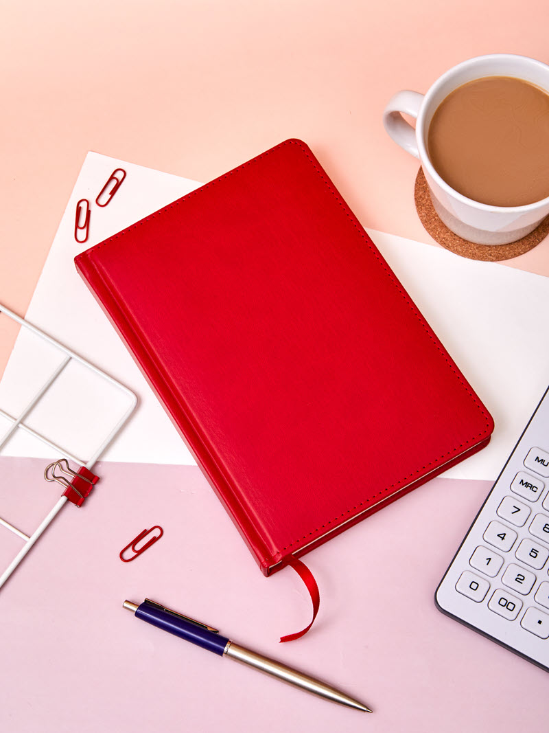 Attache представляет новый визуальный стиль: ребрендинг, вдохновляющий на работу фото: Attache представляет новый визуальный стиль: ребрендинг, вдохновляющий на работу