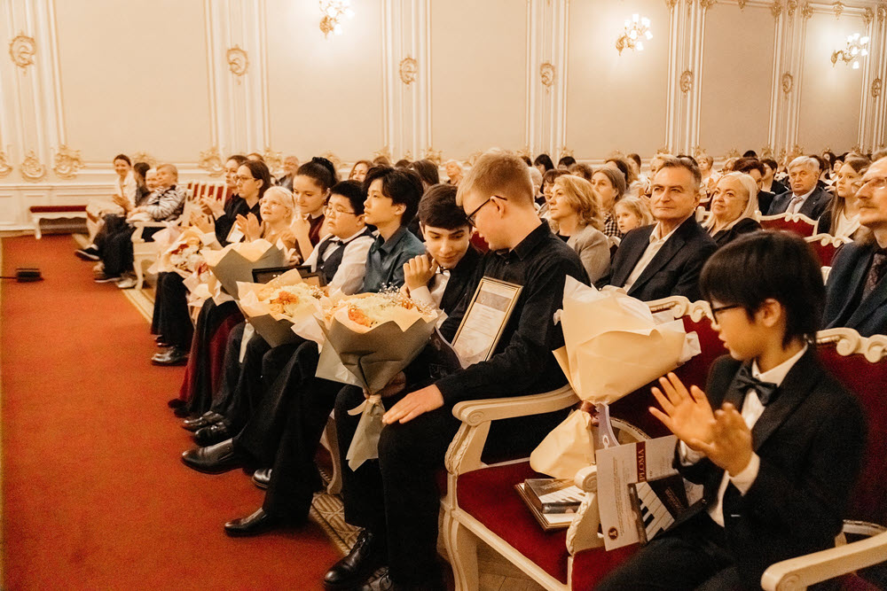 фото: XIII Международный конкурс юных пианистов «Ступень к мастерству» завершился в Санкт-Петербурге