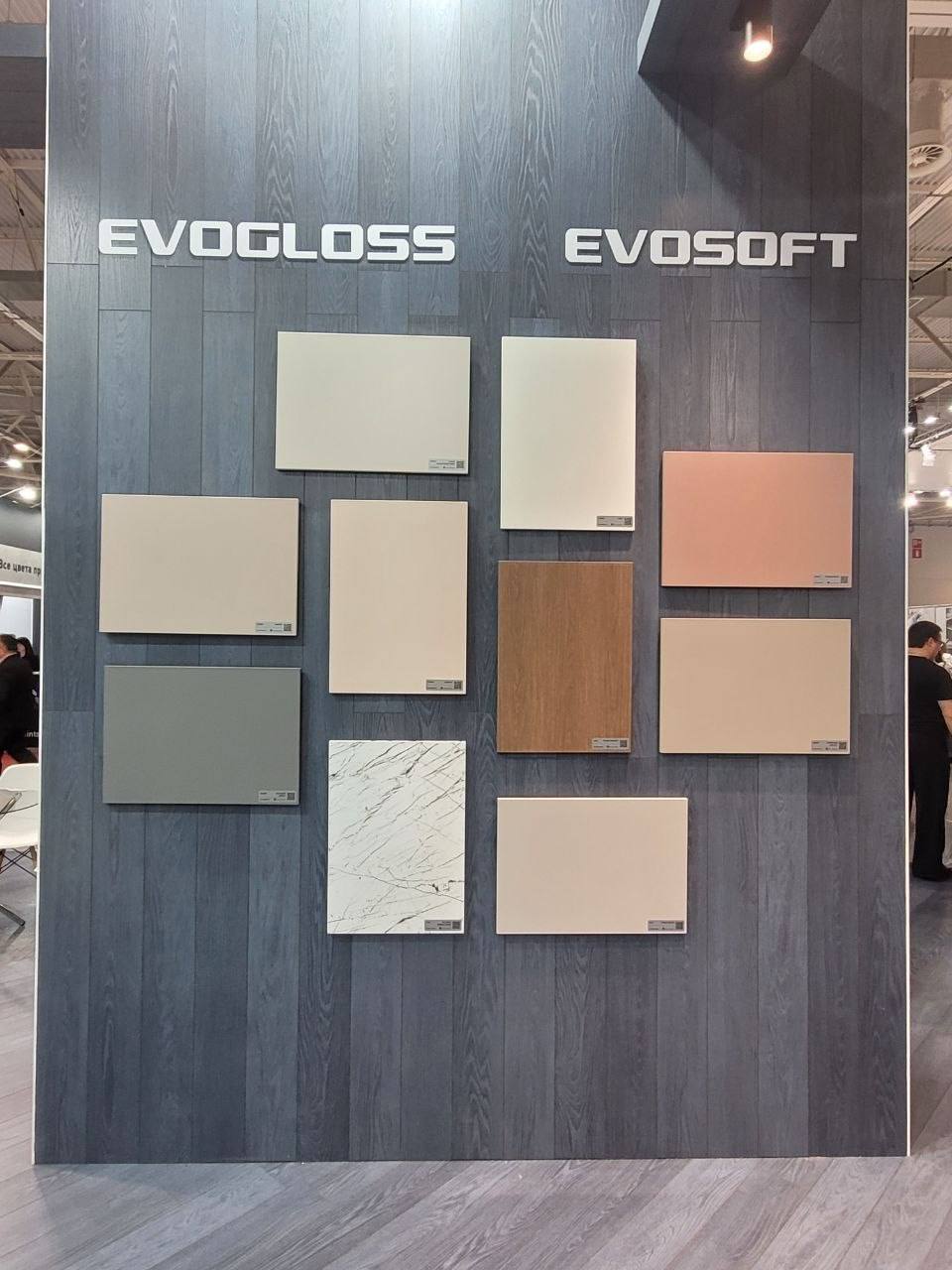фото: Компания Kastamonu представила новинки декоративных панелей брендов Evosoft и Evogloss на выставке UMIDS-2026