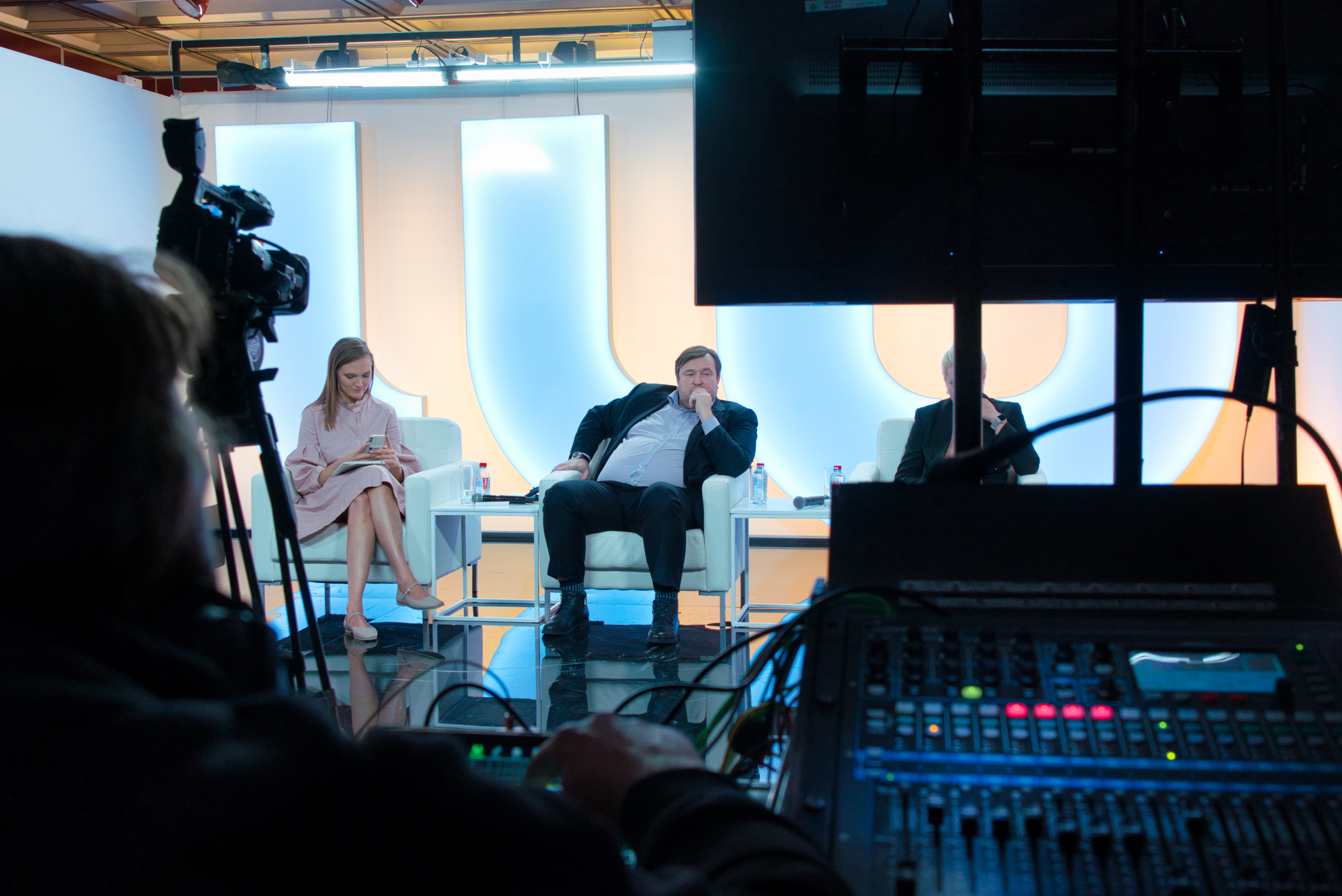 EdCrunch 2021: цифровизация школы не заменит живого общения учителя с учениками фото: EdCrunch 2021: цифровизация школы не заменит живого общения учителя с учениками