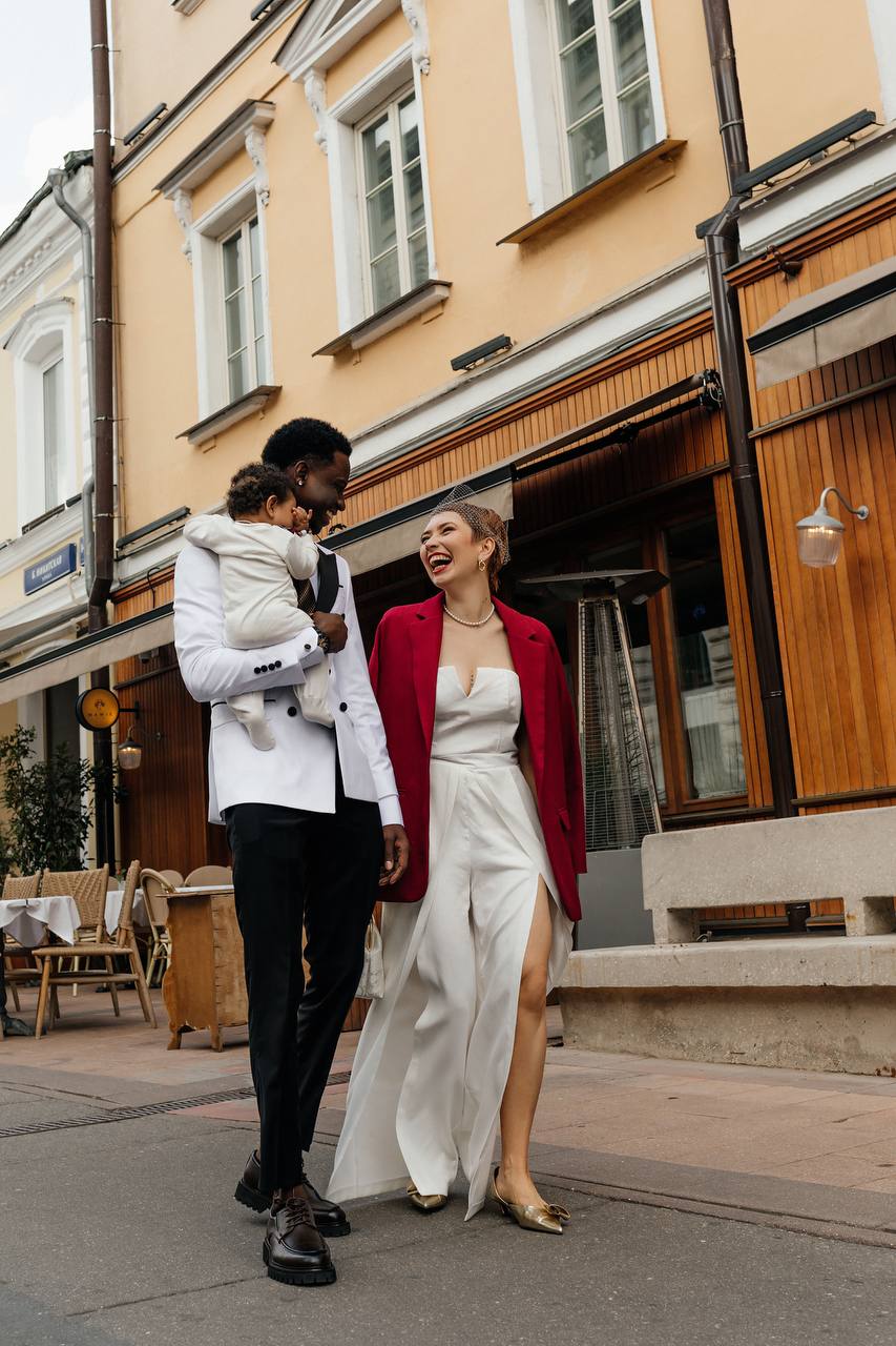 Насти Комма и её онлайн‑система Self Made Woman Настя Комма с семьёй