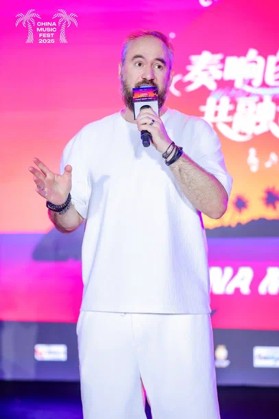 Команда российско-китайского фильма «Остров моих снов» представила проект на “China Music Fest” Актёр Александр Златопольский прокомментировал короткий фрагмент фильма, снятый в России, который был показан на пресс-конференции фильма.