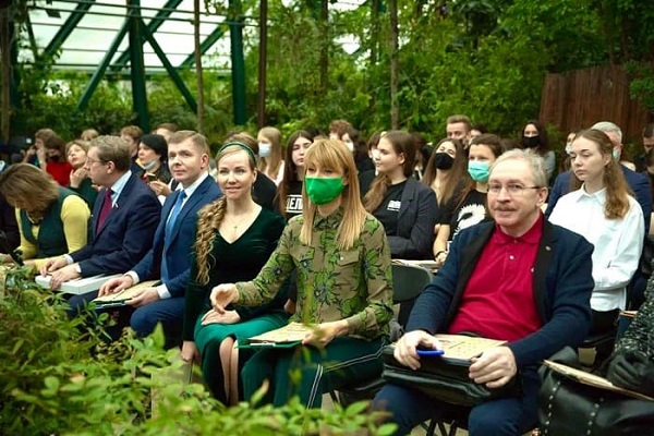 фото: Ключ к устойчивому развитию общества – в экологической культуре: свыше 40 стран подключились к Экодиктанту