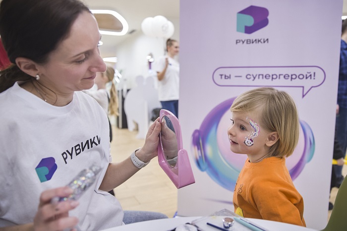 В выходные совместно c РУВИКИ в детских поликлиниках Москвы проведена акция «Подарок за храбрость» фото: В выходные совместно c РУВИКИ в детских поликлиниках Москвы проведена акция «Подарок за храбрость»