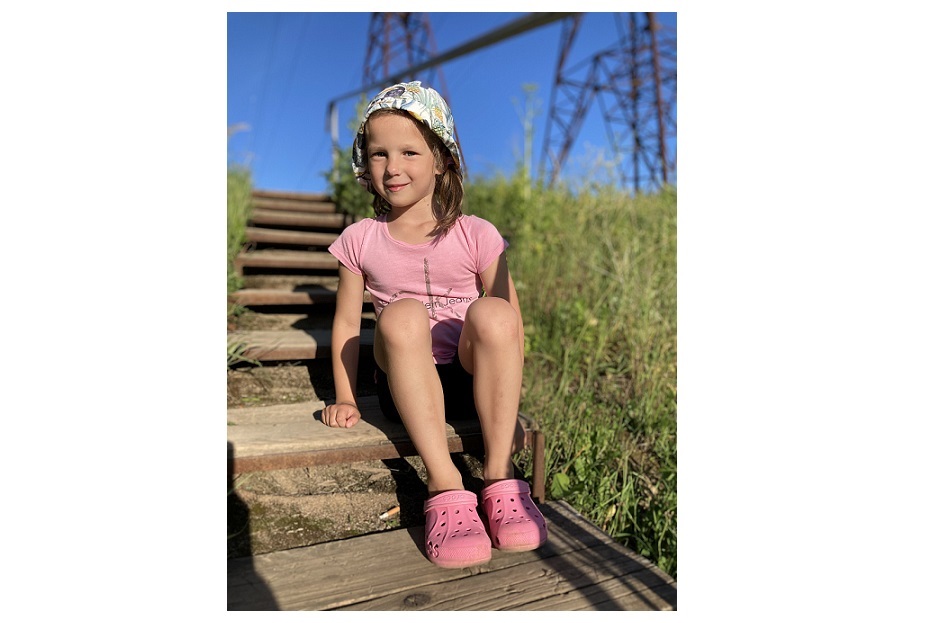 Алисе нужен  слуховой аппарат, который поможет учиться и общаться фото: Алисе нужен  слуховой аппарат, который поможет учиться и общаться