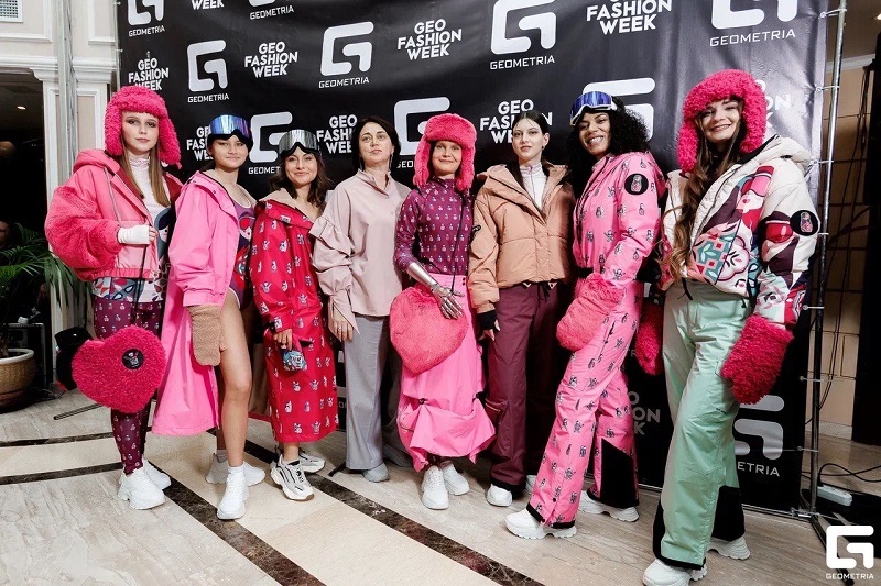 Модели-киборги украсили своим участием GEO FASHION WEEK 2025 фото: Модели-киборги украсили своим участием GEO FASHION WEEK 2025