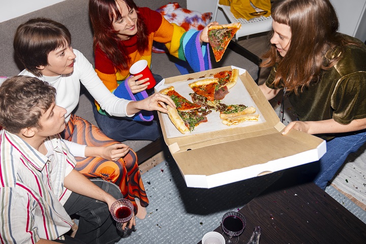 Особенности заказа еды на дом в праздничные дни фото: Особенности заказа еды на дом в праздничные дни