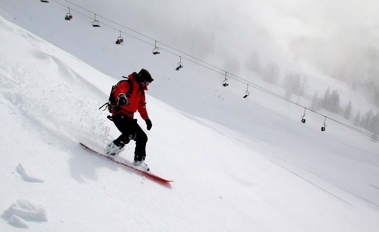Половина россиян считает зимние курорты опаснее летних фото: Половина россиян считает зимние курорты опаснее летних
