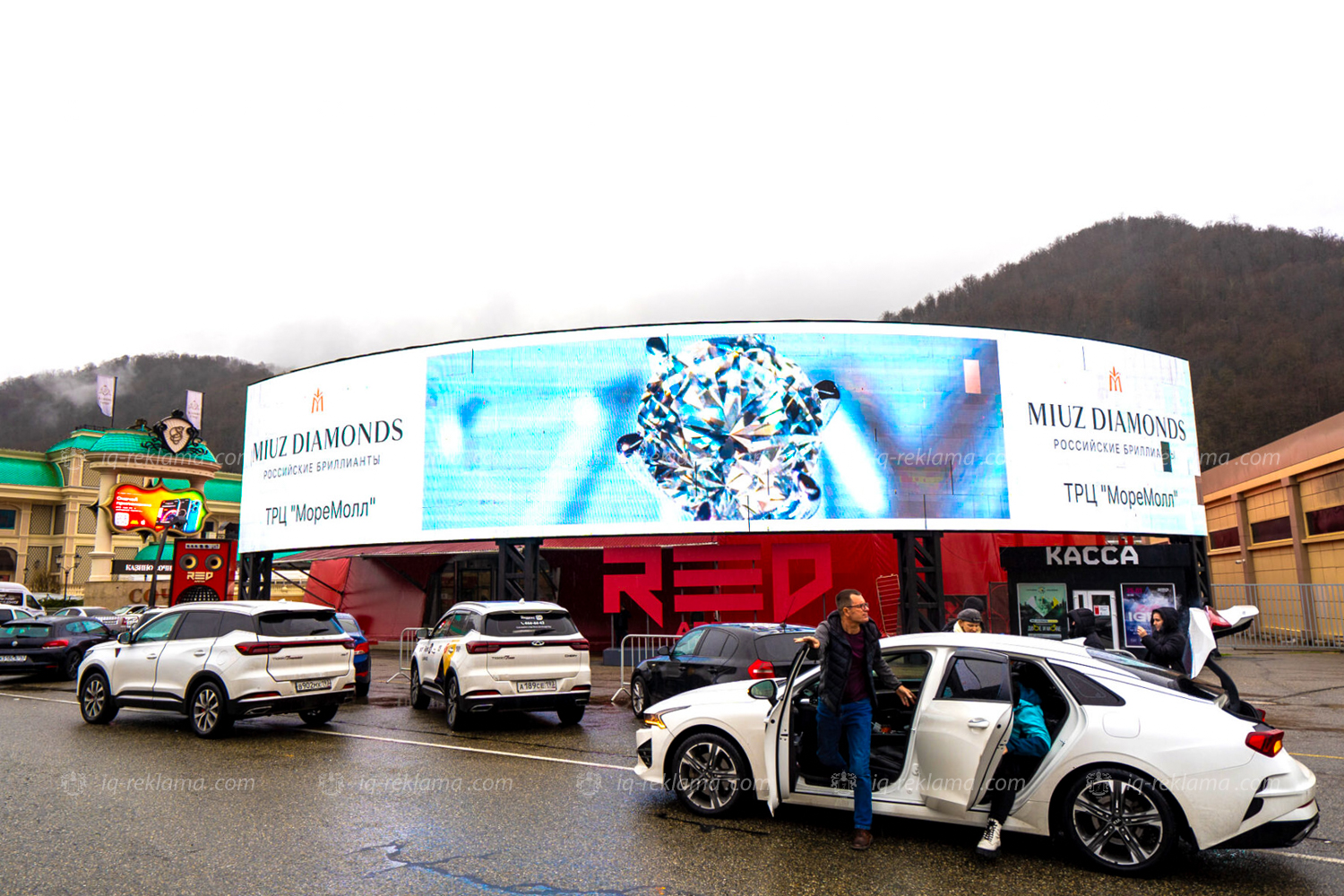 Годовая digital-кампания от агентства IQ: Miuz Diamonds притягивает внимание гостей на элитном курорте. фото: Годовая digital-кампания от агентства IQ: Miuz Diamonds притягивает внимание гостей на элитном курорте.