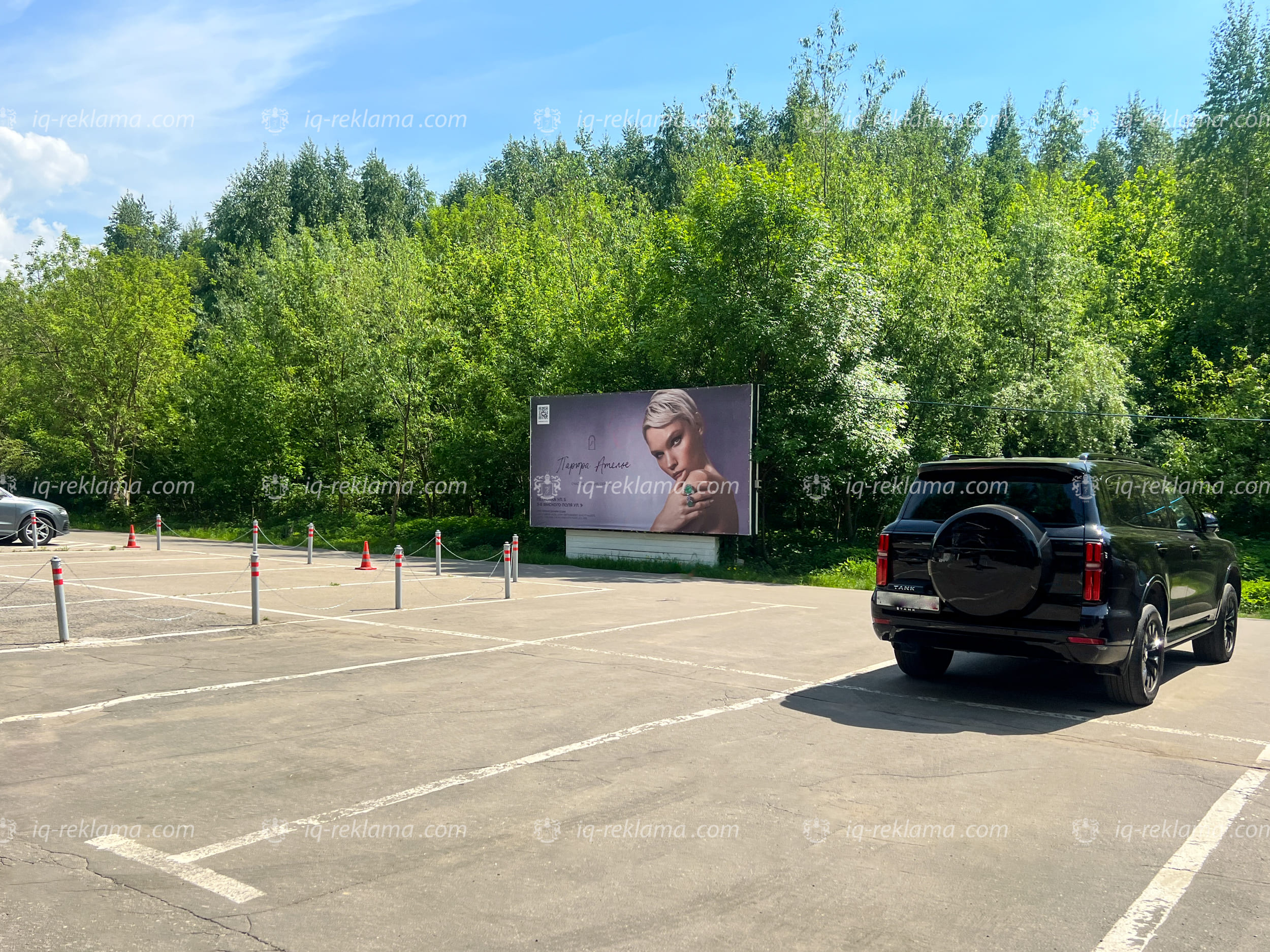 Наружная реклама ювелирного бренда Parure в ресторане «Причал» Novikov Group в Москве. фото: Наружная реклама ювелирного бренда Parure в ресторане «Причал» Novikov Group в Москве.