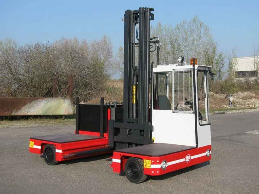 ООО «ПЛАНЕТА ПОГРУЗЧИКОВ» продвигает линейку боковых вилочных погрузчиков для работы с длинномерными грузами фото: ООО «ПЛАНЕТА ПОГРУЗЧИКОВ» продвигает линейку боковых вилочных погрузчиков для работы с длинномерными грузами