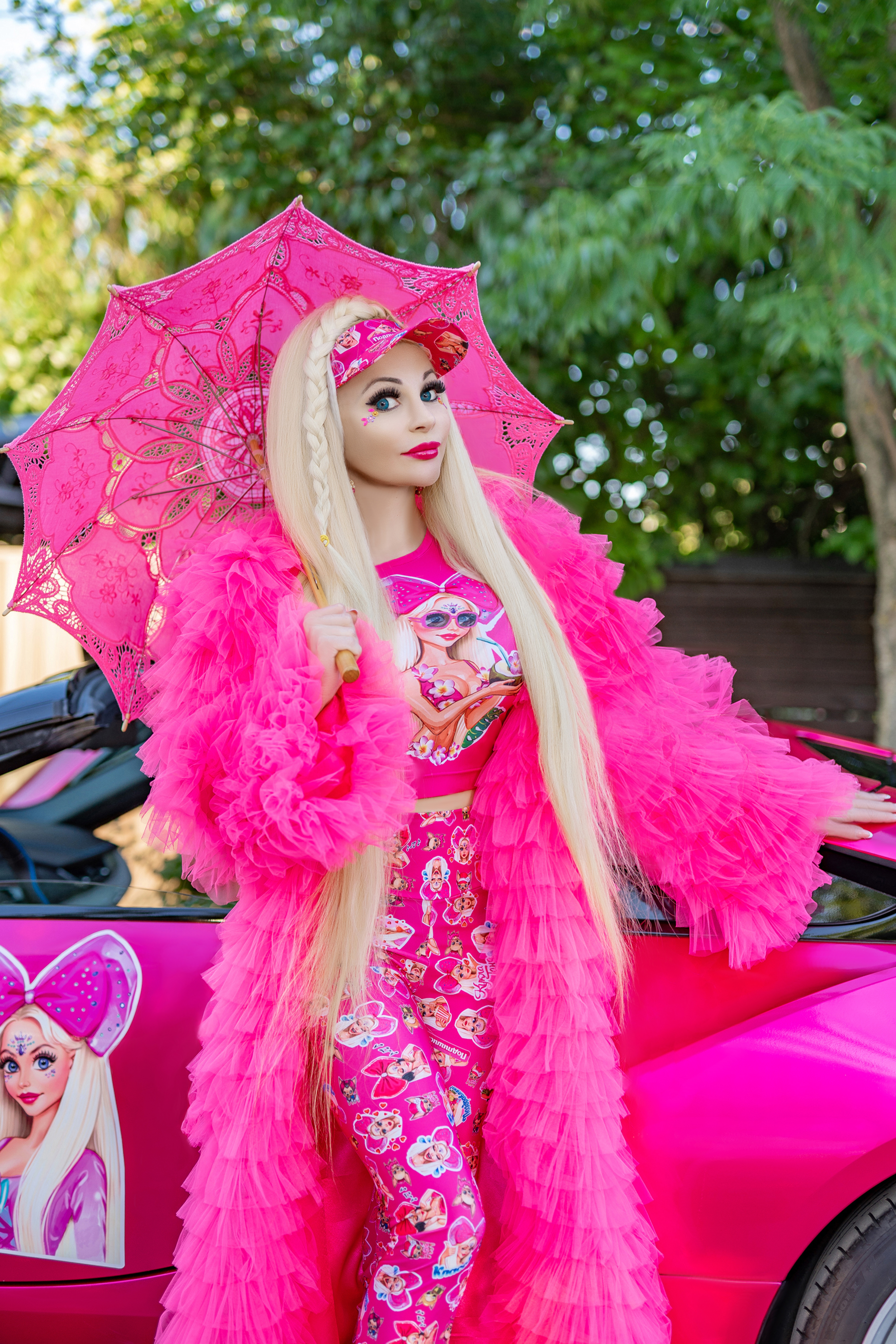 фото: Москвичка потратила более 5 миллионов долларов, чтобы жить как кукла Барби