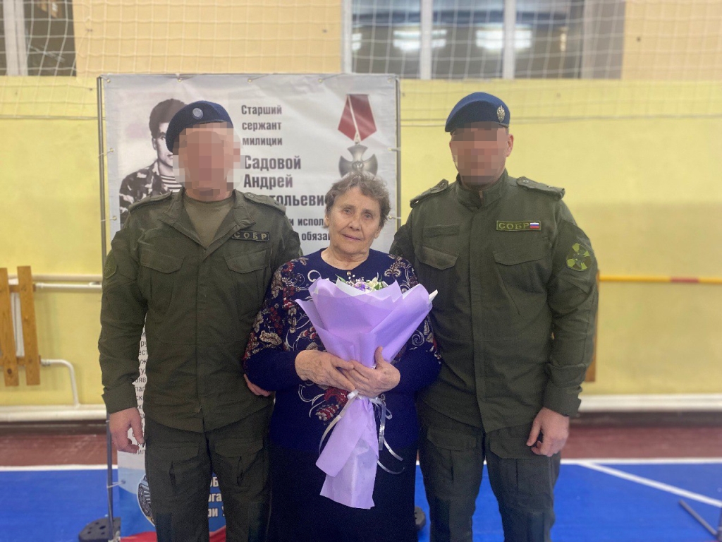 В Томске состоялся открытый турнир по гиревому спорту среди юниоров, посвященный памяти погибшего сотрудника СОБР Андрея Садового фото: В Томске состоялся открытый турнир по гиревому спорту среди юниоров, посвященный памяти погибшего сотрудника СОБР Андрея Садового