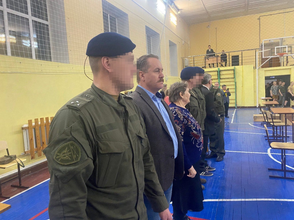 В Томске состоялся открытый турнир по гиревому спорту среди юниоров, посвященный памяти погибшего сотрудника СОБР Андрея Садового фото: В Томске состоялся открытый турнир по гиревому спорту среди юниоров, посвященный памяти погибшего сотрудника СОБР Андрея Садового