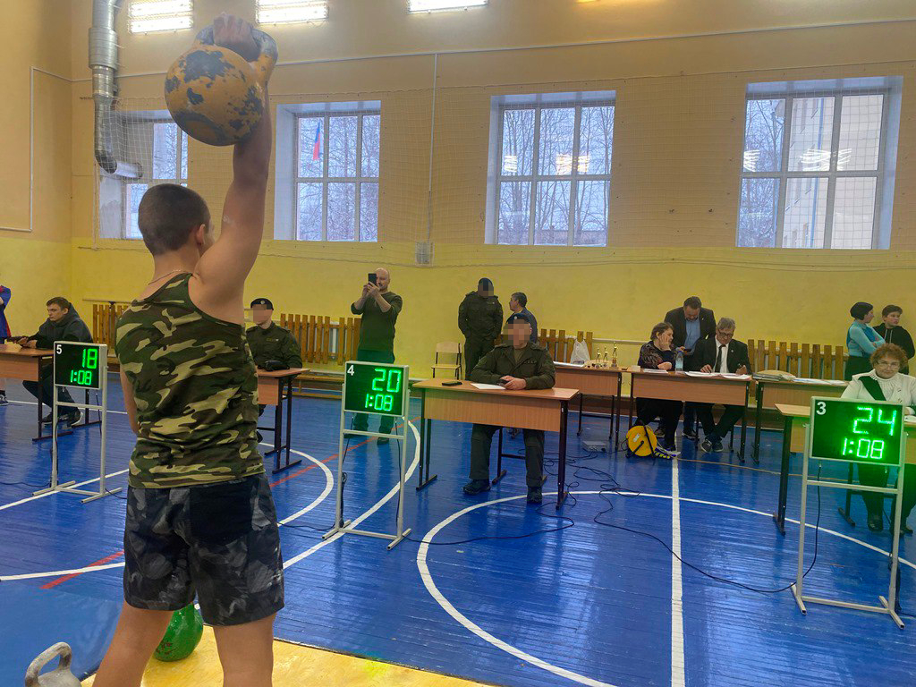 В Томске состоялся открытый турнир по гиревому спорту среди юниоров, посвященный памяти погибшего сотрудника СОБР Андрея Садового фото: В Томске состоялся открытый турнир по гиревому спорту среди юниоров, посвященный памяти погибшего сотрудника СОБР Андрея Садового