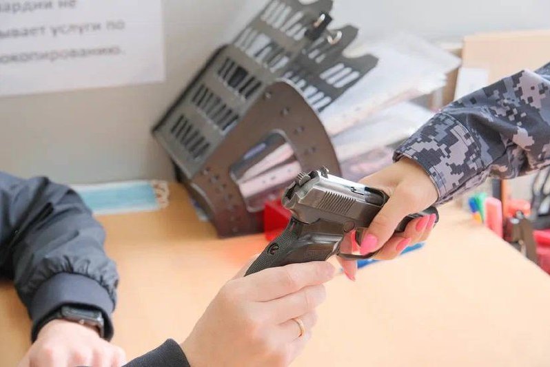 Сотрудники Росгвардии в Томской области за два месяца 2024 года изъяли более 400 единиц оружия фото: Сотрудники Росгвардии в Томской области за два месяца 2024 года изъяли более 400 единиц оружия