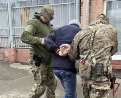 Спецназ Росгвардии задержал подозреваемого в мошенничестве с недвижимостью в Томске фото: Спецназ Росгвардии задержал подозреваемого в мошенничестве с недвижимостью в Томске