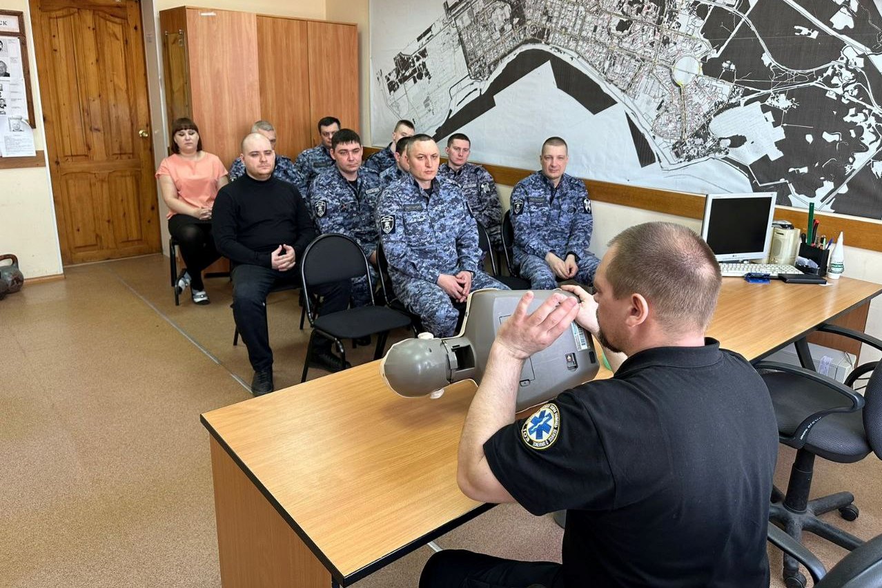 Занятия по оказанию доврачебной помощи в экстремальных ситуациях провели для росгвардейцев в Томской области фото: Занятия по оказанию доврачебной помощи в экстремальных ситуациях провели для росгвардейцев в Томской области