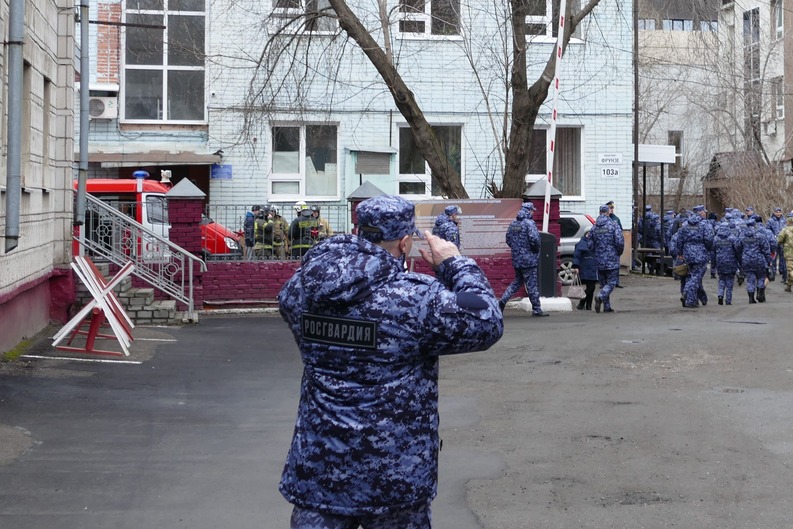 Совместные противопожарные учения Росгвардии и МЧС прошли в Томске фото: Совместные противопожарные учения Росгвардии и МЧС прошли в Томске