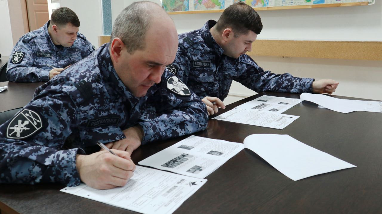 Томские росгвардейцы стали участниками Диктанта Победы-2024 фото: Томские росгвардейцы стали участниками Диктанта Победы-2024