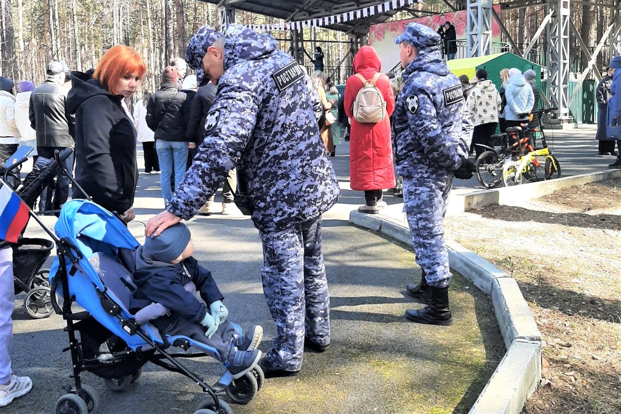 фото: Росгвардия обеспечила безопасность праздничных первомайских мероприятий в Томской области