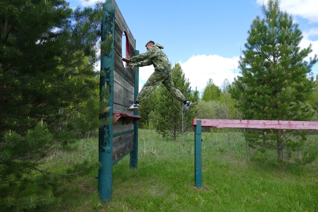 Росгвардия в Томске провела учебный сбор по основам военной службы для подшефных школьников фото: Росгвардия в Томске провела учебный сбор по основам военной службы для подшефных школьников