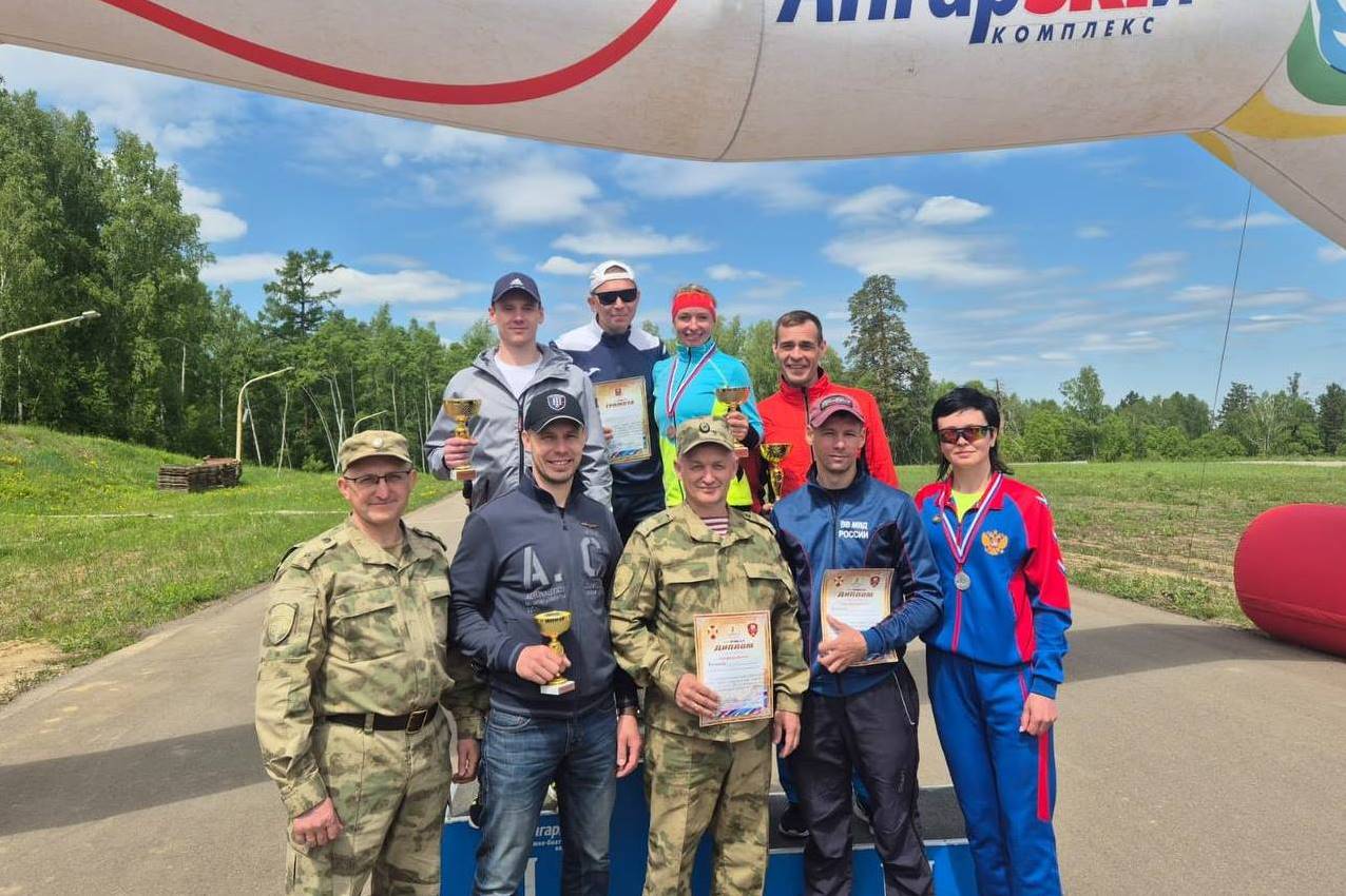 Томские росгвардейцы завоевали «золото» на чемпионате Сибирского округа Росгвардии по служебному биатлону и легкоатлетическому кроссу фото: Томские росгвардейцы завоевали «золото» на чемпионате Сибирского округа Росгвардии по служебному биатлону и легкоатлетическому кроссу