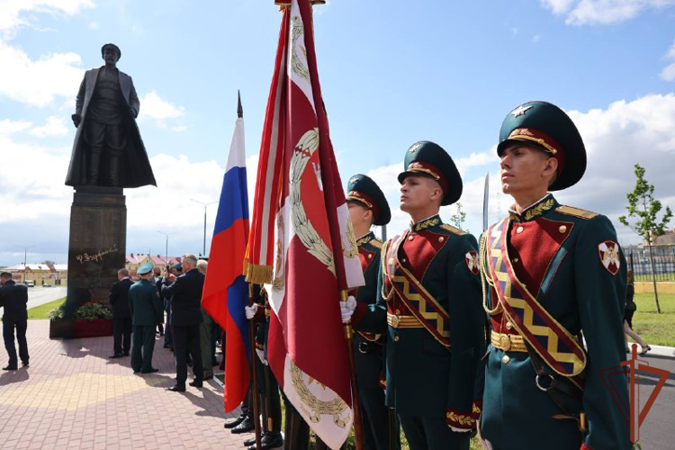 фото: Директор Росгвардии генерал армии Виктор Золотов принял участие в торжественных мероприятиях, посвященных 100-летию дивизии имени Ф.Э. Дзержинского