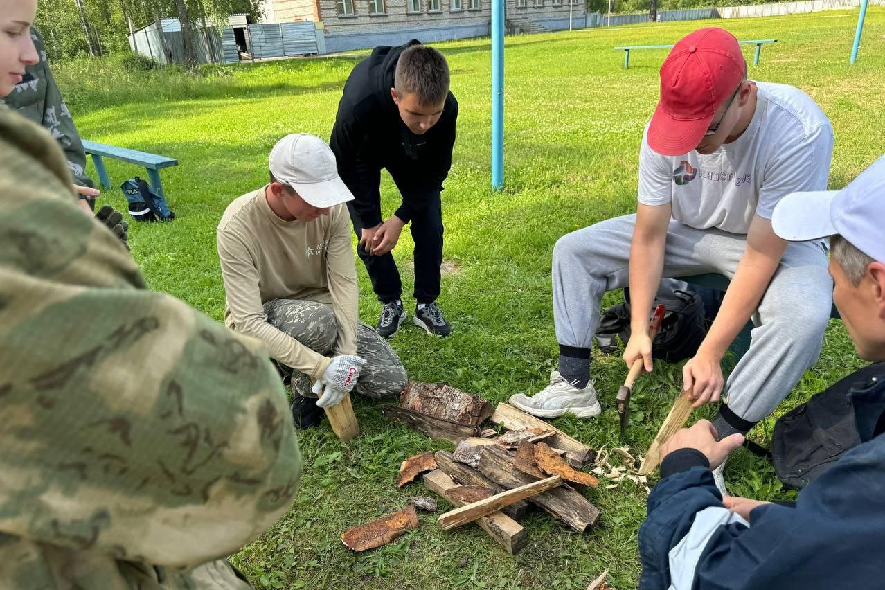 Росгвардейцы помогают школьникам Томской области подготовиться к окружному этапу «Зарницы 2.0» фото: Росгвардейцы помогают школьникам Томской области подготовиться к окружному этапу «Зарницы 2.0»