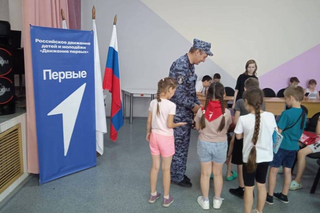Патриотические мероприятия провели росгвардейцы в Томской области фото: Патриотические мероприятия провели росгвардейцы в Томской области