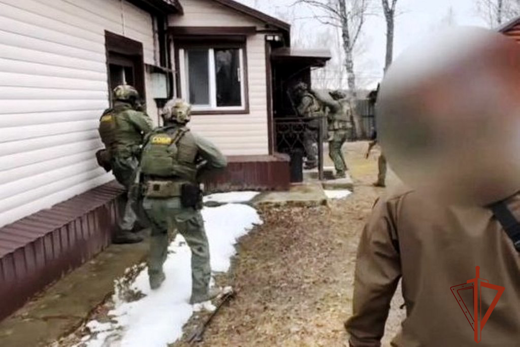 При силовой поддержке спецназа Росгвардии задержан житель Томской области, обвиняемый в организации убийства фото: При силовой поддержке спецназа Росгвардии задержан житель Томской области, обвиняемый в организации убийства