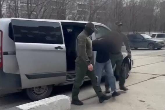 При силовой поддержке СОБР «Корд» Росгвардии задержаны мужчины, ограбившие томича с ограниченными возможностями фото: При силовой поддержке СОБР «Корд» Росгвардии задержаны мужчины, ограбившие томича с ограниченными возможностями