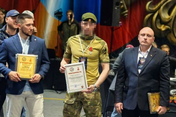 В Томске росгвардеец принял участие в открытии городских соревнований по смешанному боевому единоборству в честь 9 мая фото: В Томске росгвардеец принял участие в открытии городских соревнований по смешанному боевому единоборству в честь 9 мая