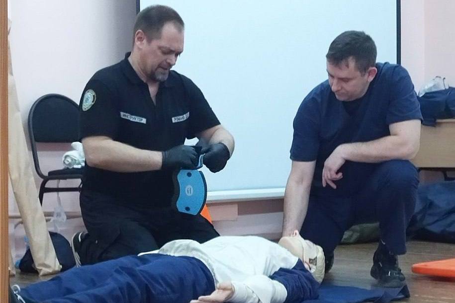 фото: В Томской области росгвардейцы совершенствуют навыки оказания первой помощи при ДТП
