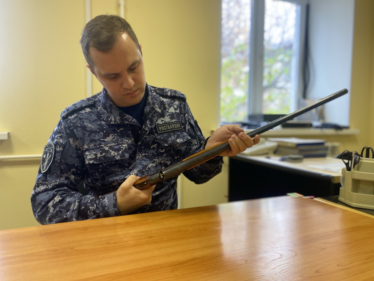 Итоги работы за первое полугодие 2025 года подвели в Центре лицензионно-разрешительной работы Управления Росгвардии по Томской области фото: Итоги работы за первое полугодие 2025 года подвели в Центре лицензионно-разрешительной работы Управления Росгвардии по Томской области