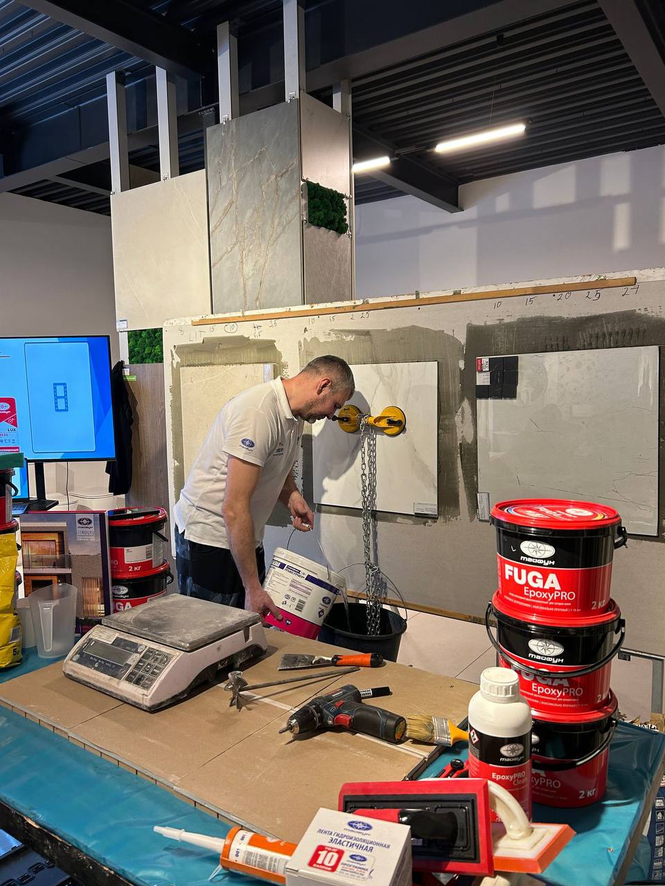 Компания Estima и «Тайфун» провели практическую встречу для мастеров по укладке плитки в Санкт-Петербурге фото: Компания Estima и «Тайфун» провели практическую встречу для мастеров по укладке плитки в Санкт-Петербурге