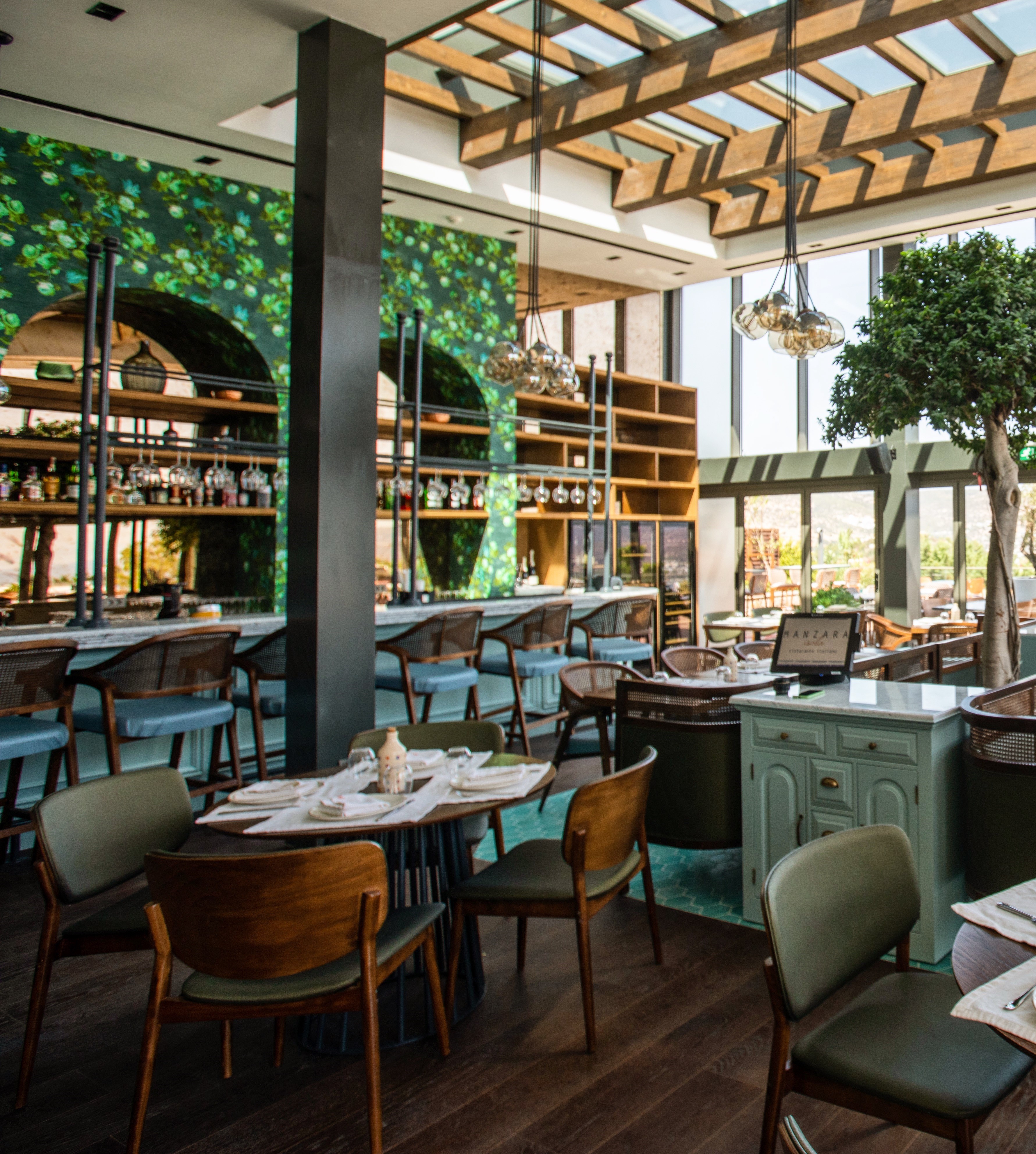 фото: Открытие ресторана Isola Manzara Gardens в отеле METT Hotel & Beach Resort