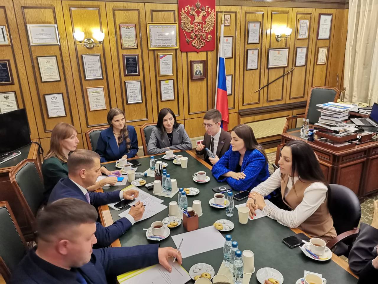 Анжела Шварченко совместно с действующими депутатами провели заседание в Государственной Думе Российской Федерации, где внесли предложения по улучшению законодательства фото: Анжела Шварченко совместно с действующими депутатами провели заседание в Государственной Думе Российской Федерации, где внесли предложения по улучшению законодательства