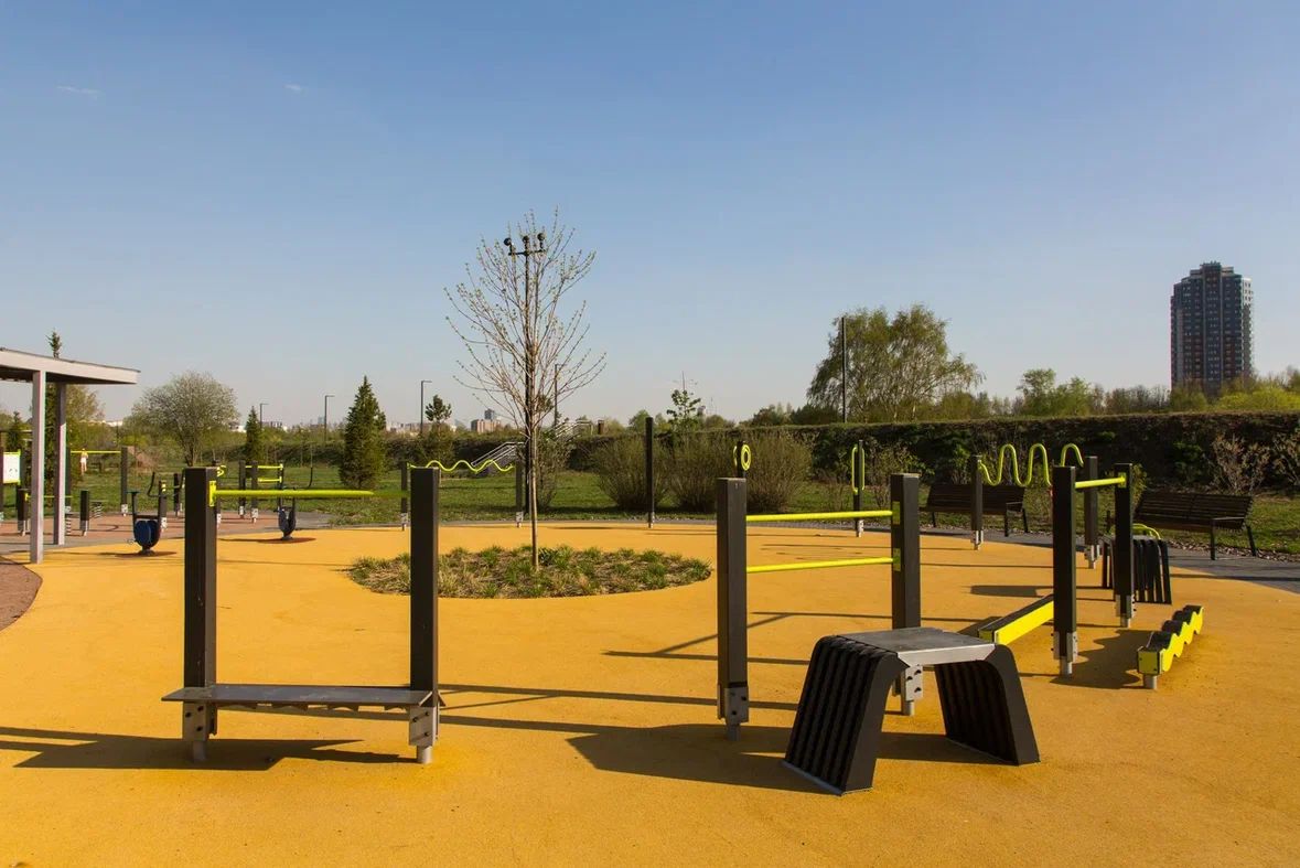 От тенниса и бега до вингфойлинга и акробатического рок-н-ролла: резидентам «Клубного города на реке Primavera» доступны занятия 30 видами спорта фото: От тенниса и бега до вингфойлинга и акробатического рок-н-ролла: резидентам «Клубного города на реке Primavera» доступны занятия 30 видами спорта