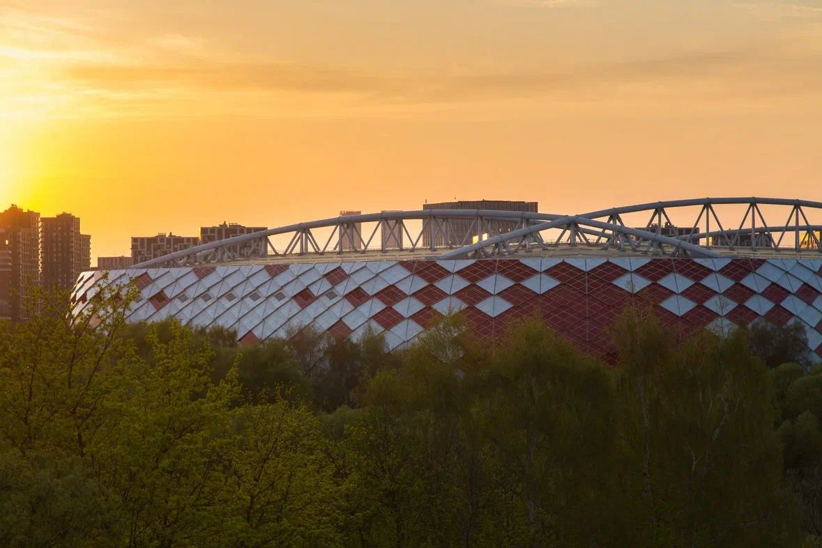 От тенниса и бега до вингфойлинга и акробатического рок-н-ролла: резидентам «Клубного города на реке Primavera» доступны занятия 30 видами спорта фото: От тенниса и бега до вингфойлинга и акробатического рок-н-ролла: резидентам «Клубного города на реке Primavera» доступны занятия 30 видами спорта