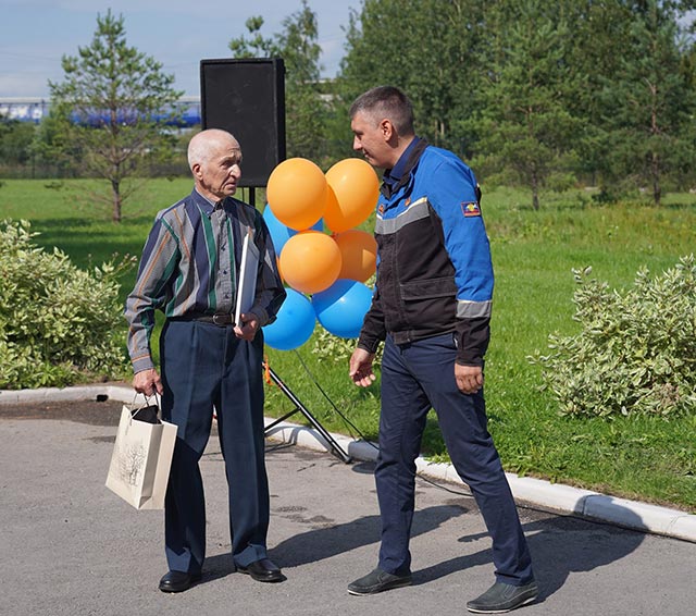 фото: Коксохиммонтажники Череповца отметили День строителя