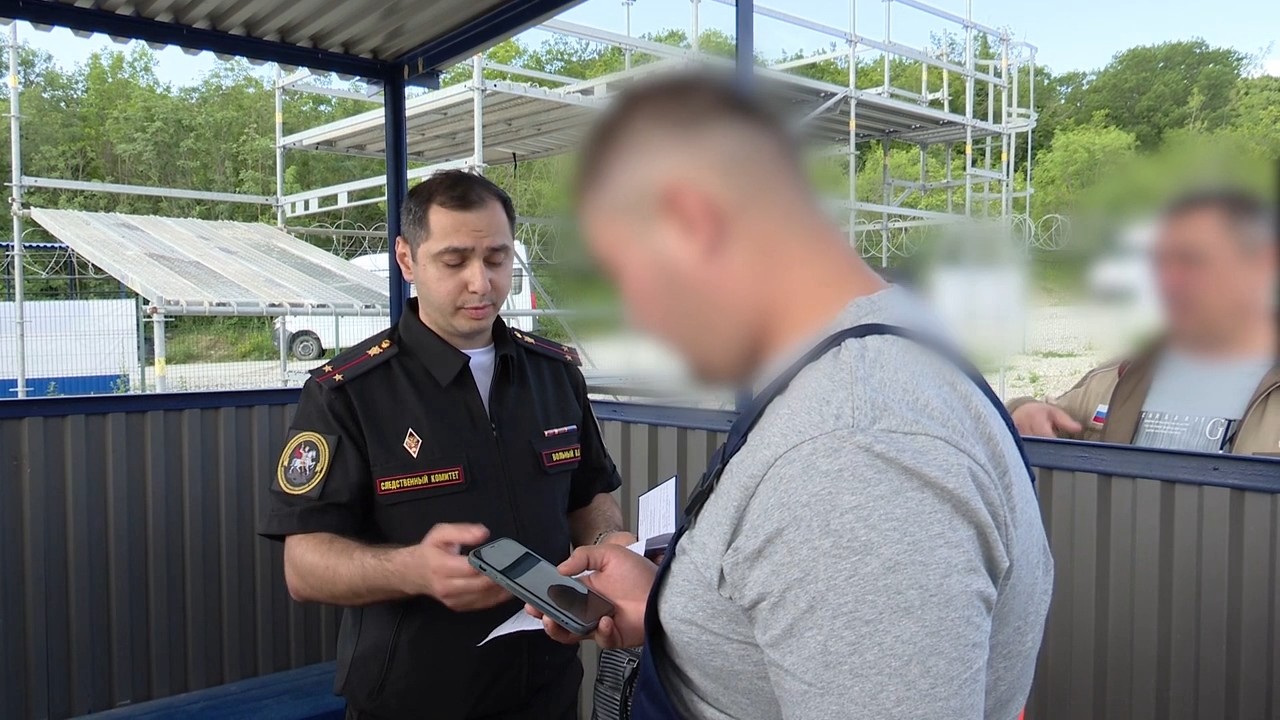 В Новороссийске проведена очередная проверка о постановке на воинский учет бывших иностранцев фото: В Новороссийске проведена очередная проверка о постановке на воинский учет бывших иностранцев