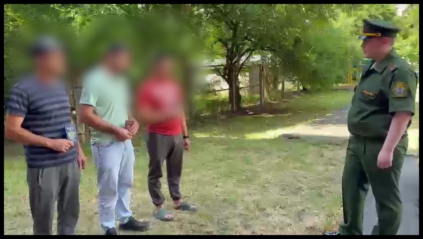 В Майкопе проведена проверка о соблюдении гражданами, получившими гражданство России, законодательства о воинском учете фото: В Майкопе проведена проверка о соблюдении гражданами, получившими гражданство России, законодательства о воинском учете