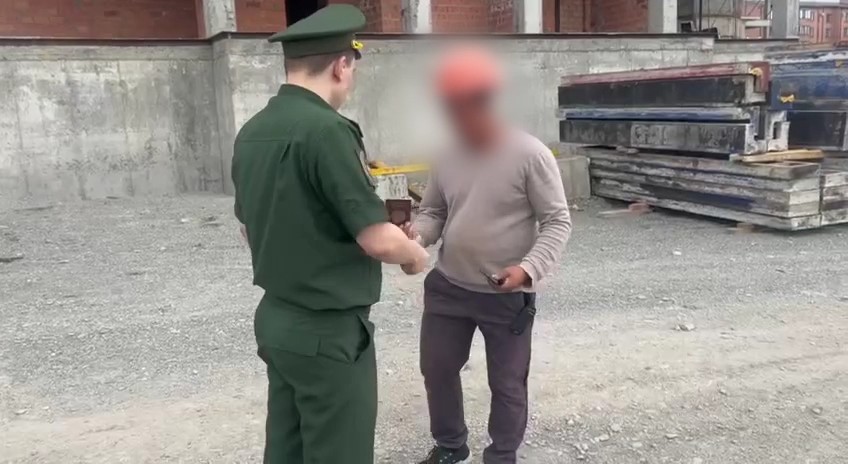 Во Владикавказе продолжается проведение проверочных мероприятий о постановке на воинский учет натурализованных граждан фото: Во Владикавказе продолжается проведение проверочных мероприятий о постановке на воинский учет натурализованных граждан