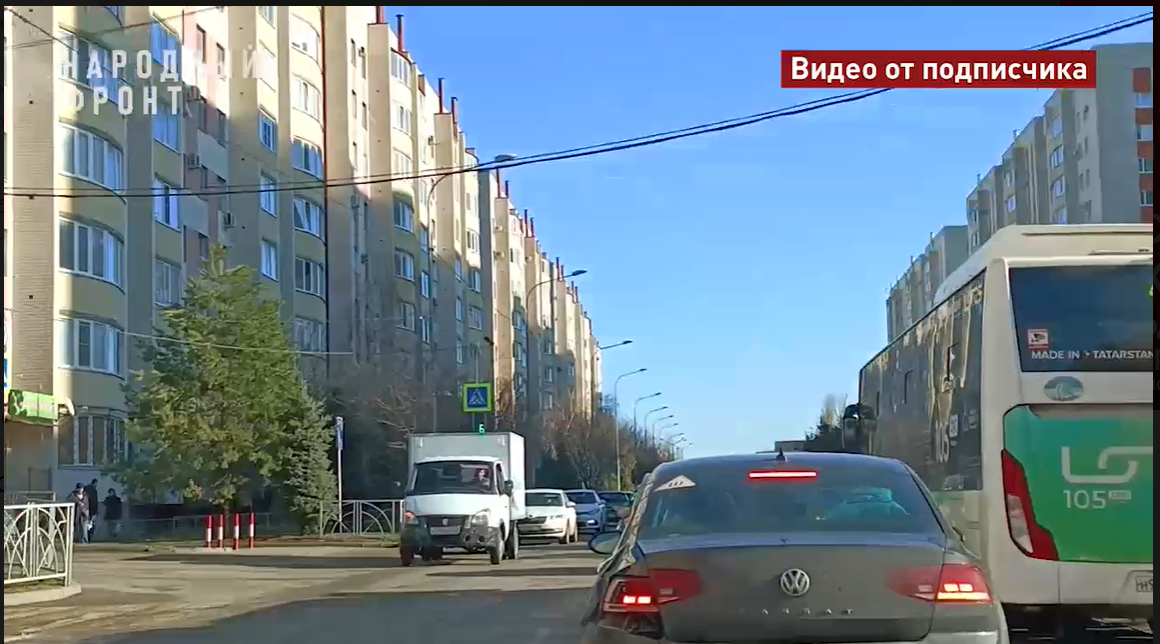 В микрорайоне Перспективном светофор делает движение настолько безопасным, что невозможным вовсе. фото: В микрорайоне Перспективном светофор делает движение настолько безопасным, что невозможным вовсе.