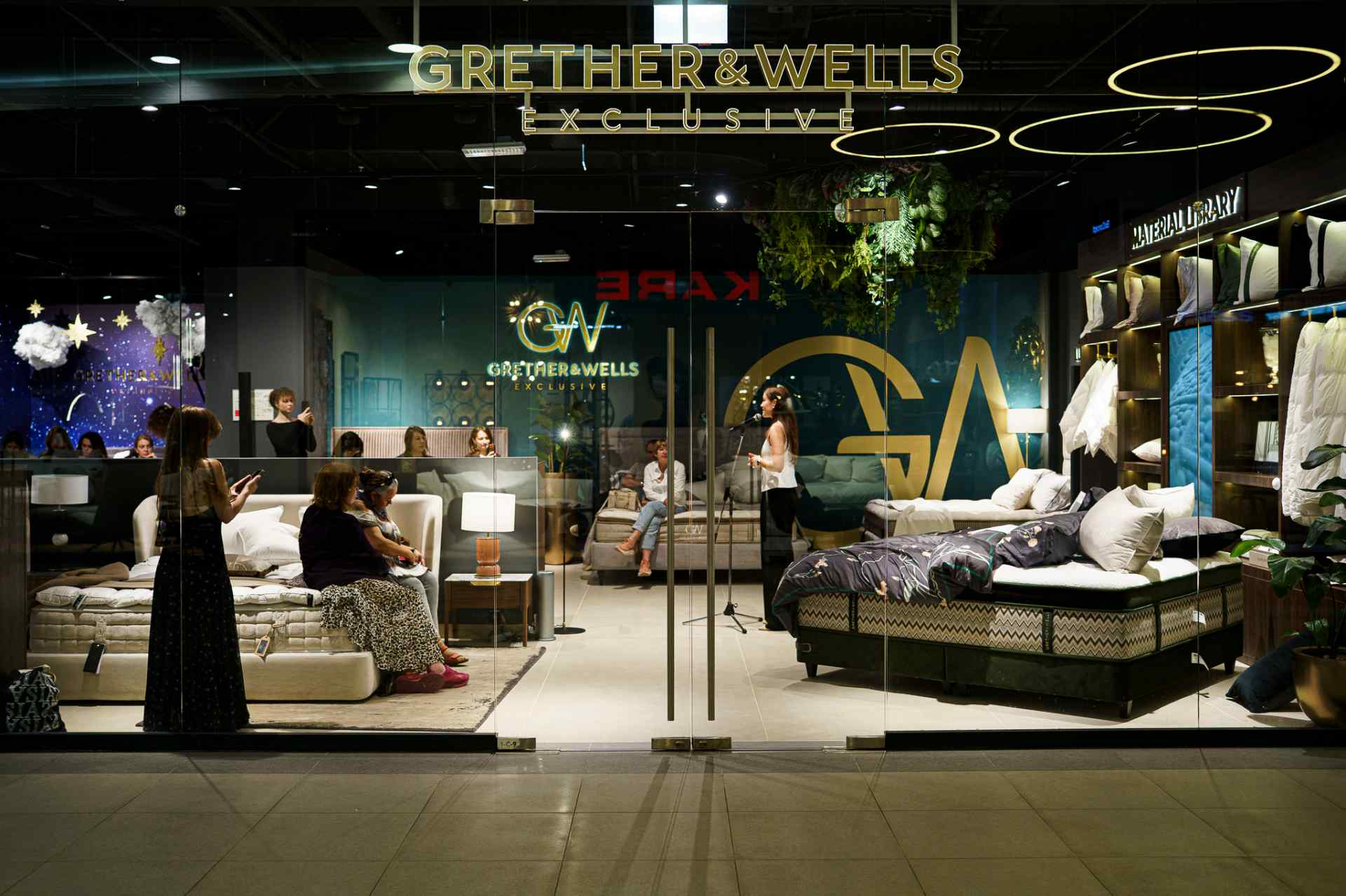 Grether & Wells Exclusive и Алена Ахмадуллина представили совместную коллекцию постельного белья в новом бутике бренда фото: Grether & Wells Exclusive и Алена Ахмадуллина представили совместную коллекцию постельного белья в новом бутике бренда